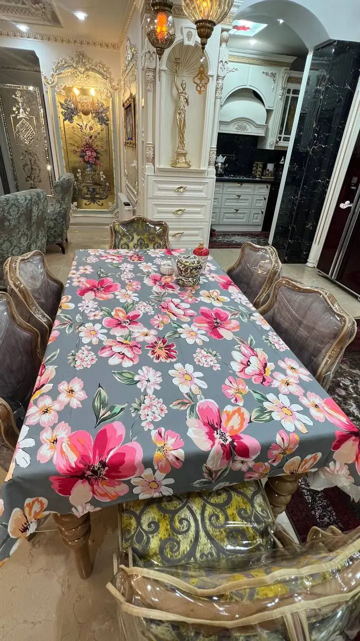 رومیزی مخمل شانل درجه یک رنگ زمینه طوسی مدل B20128 - 1