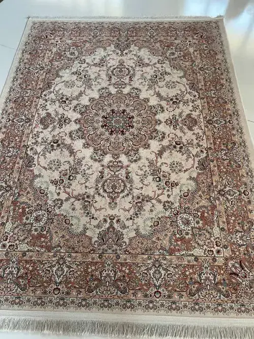 فرشینه ترمزدار کد A757 – طرح سنتی کرم (تولید در ابعاد دلخواه) - 1