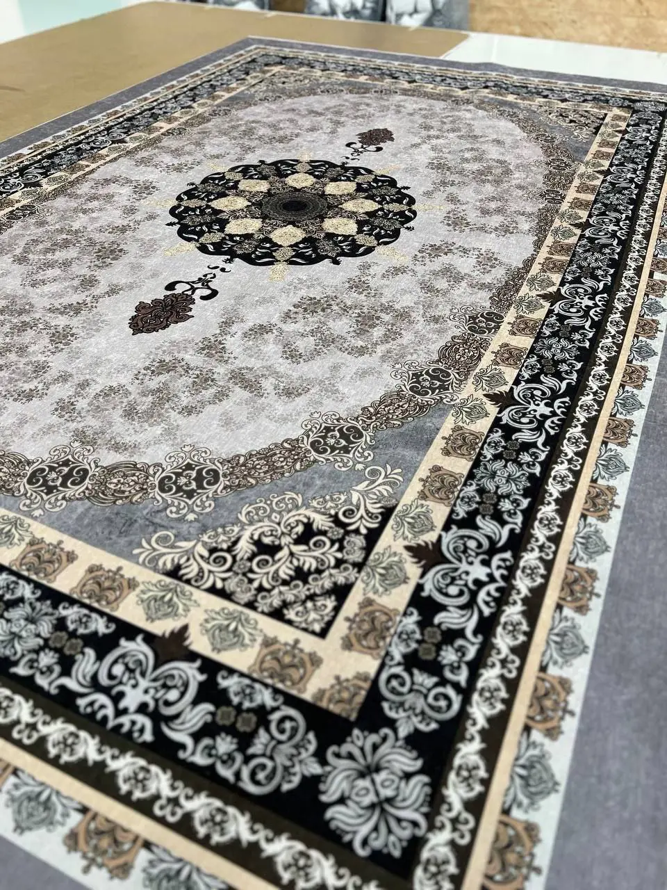 فرشینه ترمزدار و ریشه‌دار طرح پریزاد کد C675 - 1