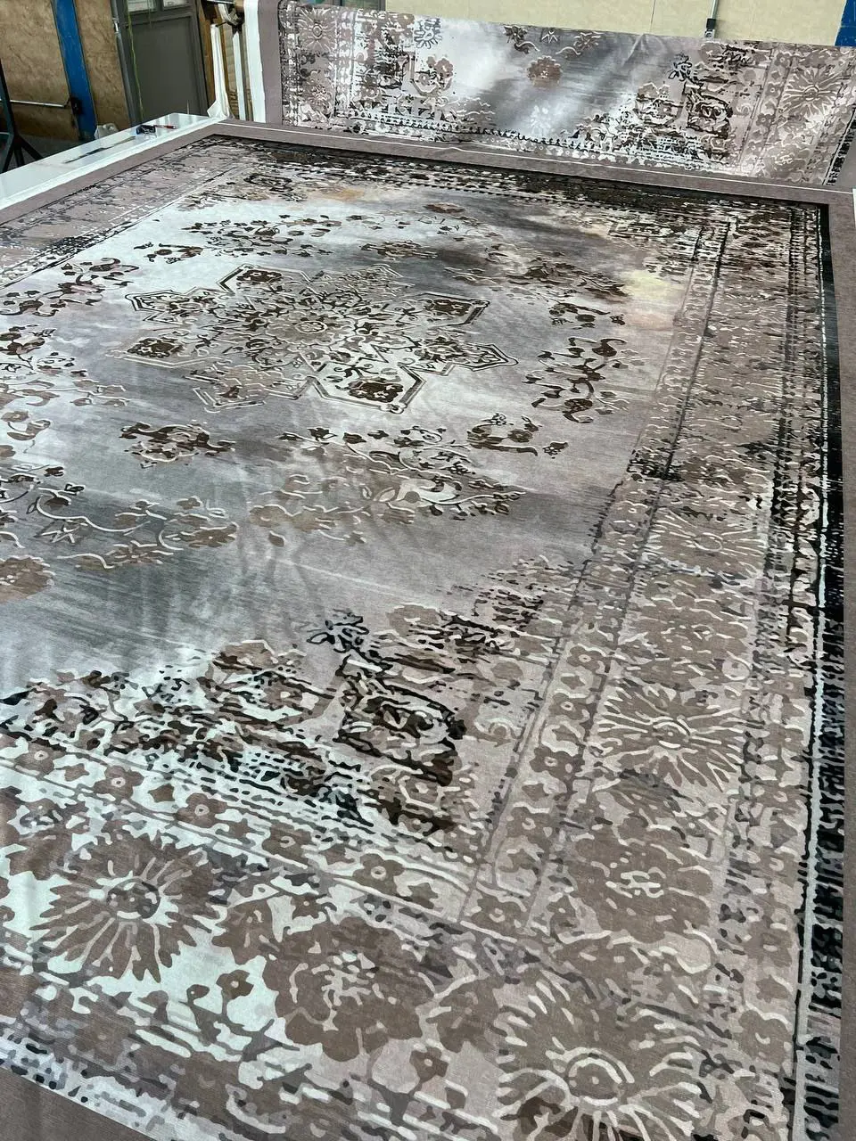 فرشینه ترمزدار و ریشه‌دار طرح غزل کد C672 - 1