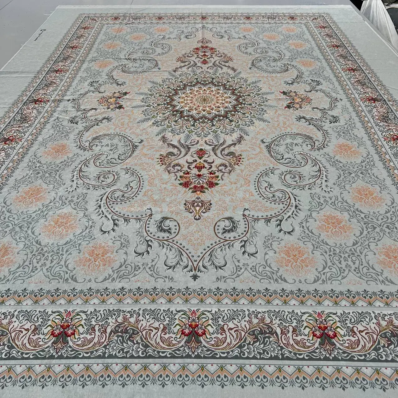 فرشینه ترمزدار و ریشه‌دار طرح نازنین کد A323 - 1