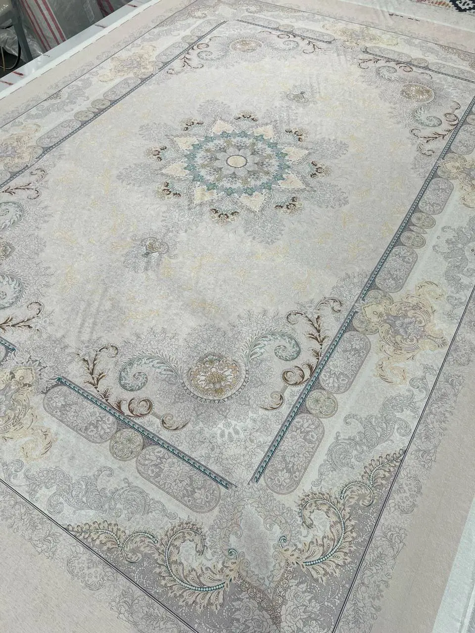 فرشینه ترمزدار و ریشه‌دار طرح پرند کد C659 - 1