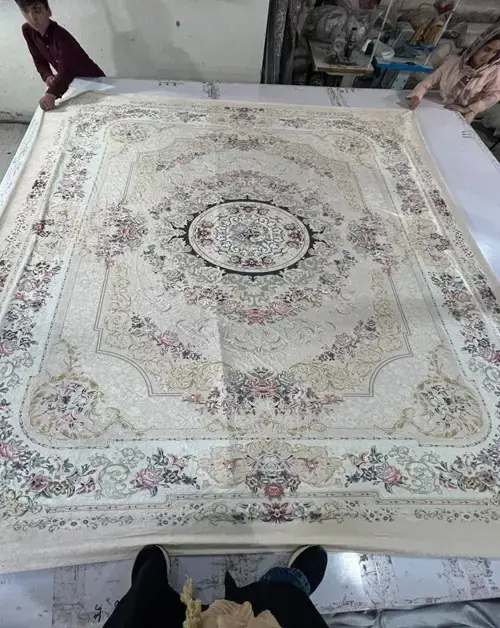 روفرشی کشدار رنگ زمینه کرم و گلبهی مدل B1341 - 1