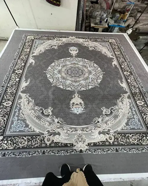 روفرشی کشدار رنگ زمینه کرم و طوسی مدل B1387 - 1