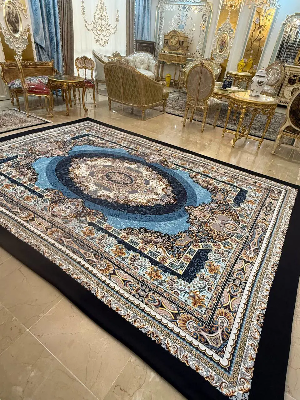 روفرشی کشدار طرح اصیل تبریز کد B1710 - زمینه سرمه‌ای با ترکیب آبی فیروزه‌ای - 1