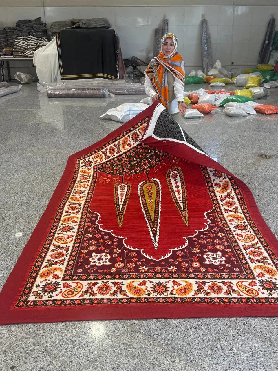 روفرشی کشدار کد B2650 - زمینه لاکی - 1