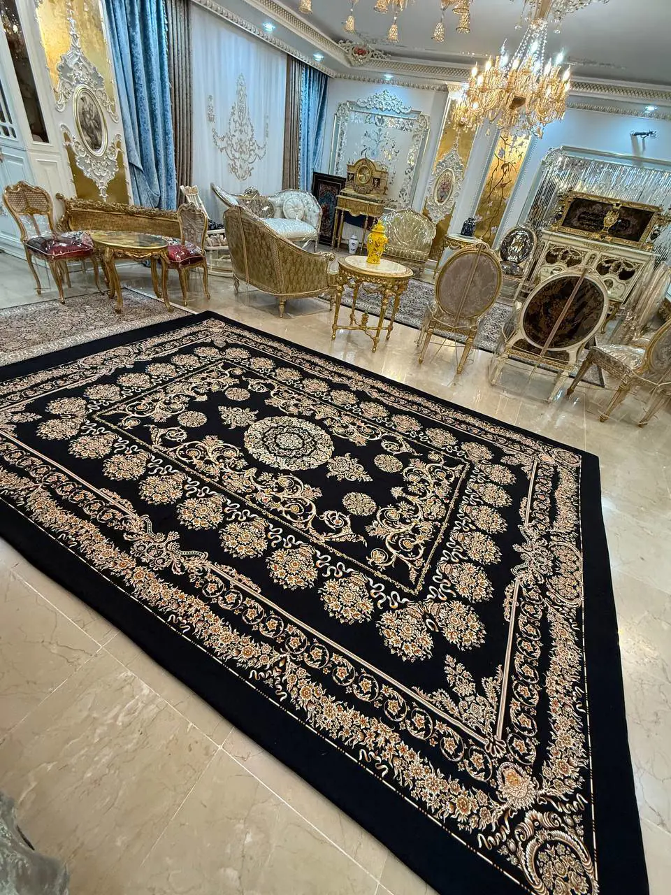 روفرشی کشدار طرح سلطنتی کد B2603 - زمینه مشکی و کرم - 1