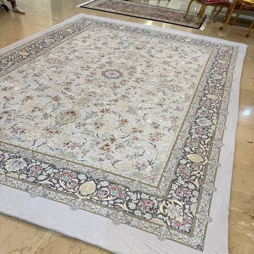 چرا کاربران در نی‌نی‌سایت درباره روفرشی کشدار صحبت می‌کنند؟