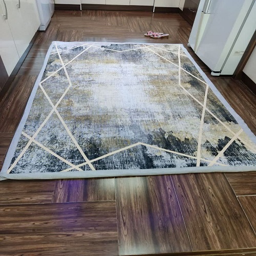 ترمه کاور؛ بزرگترین تولید کننده روفرشی کشدار ایرانی